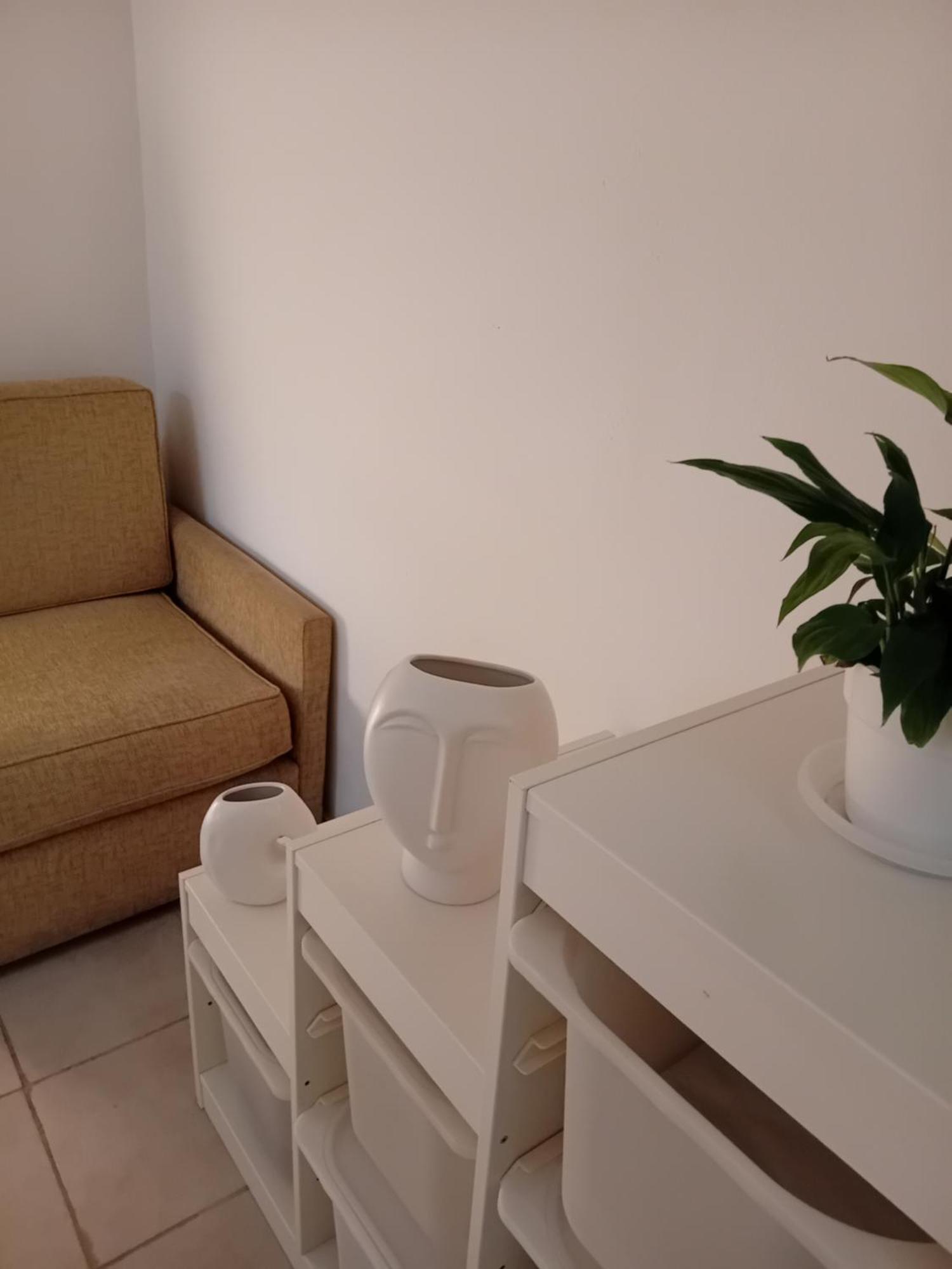 Vestige Basement Apartment Atena Exterior foto
