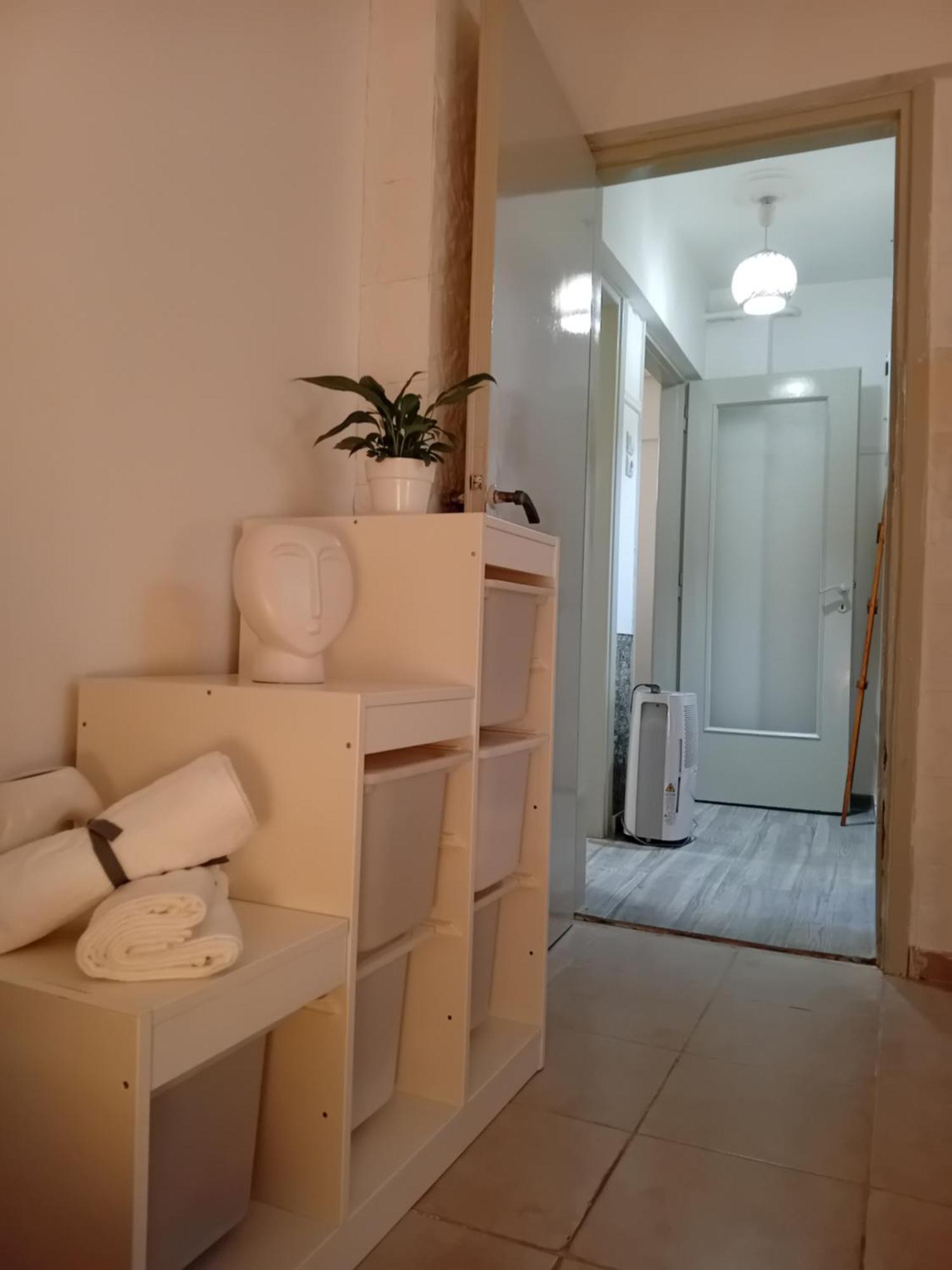 Vestige Basement Apartment Atena Exterior foto