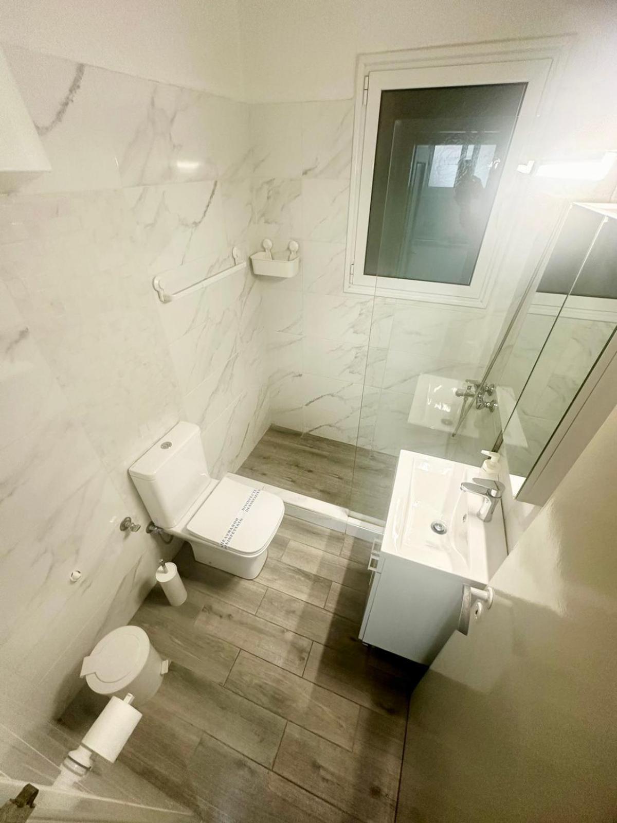 Vestige Basement Apartment Atena Exterior foto